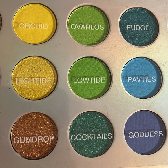 🎈SALE🎈🎀#55.MAKEUP XXL67-COLOR RED EYESHADOW PALETTE🎀 - Picture 15 of 17